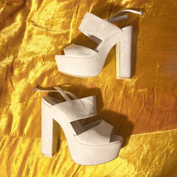 Steve Madden Shoes - Steve Madden Block Heels 👠